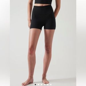 NWT // Athleta // Ultra High Rise Elation Shortie // XS